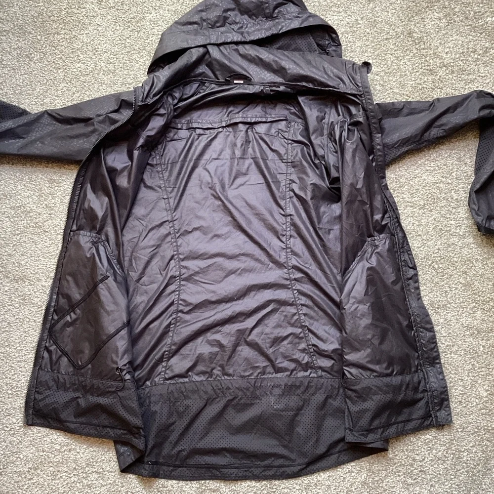 Lululemon Miss Misty Jacket II Desert Snake Embossed Black Rain Coat Hooded XS - Picture 11 of 16